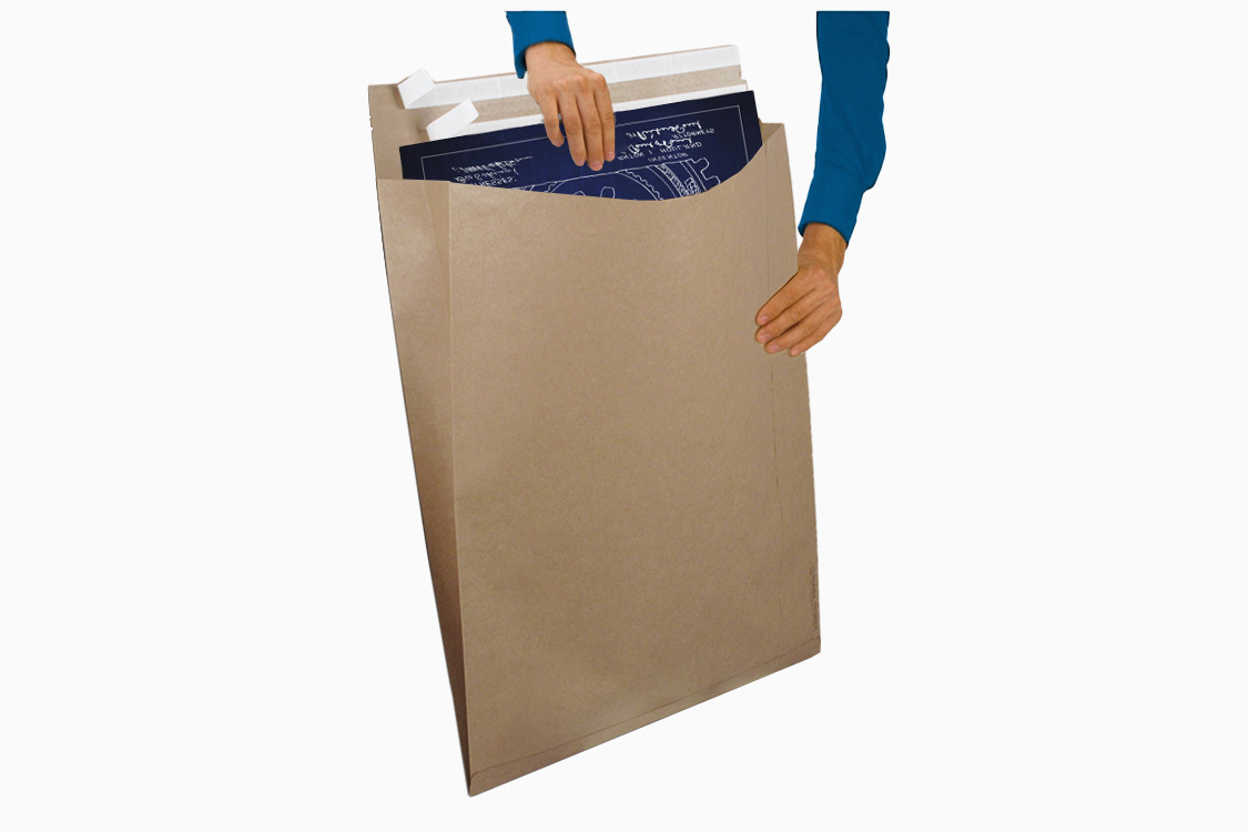 Grande enveloppe postale en papier kraft